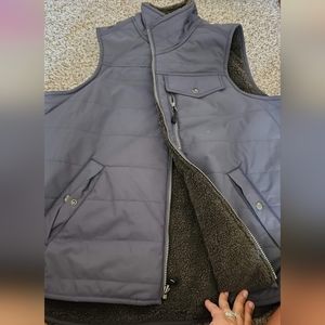 Carhartt womens reversible vest